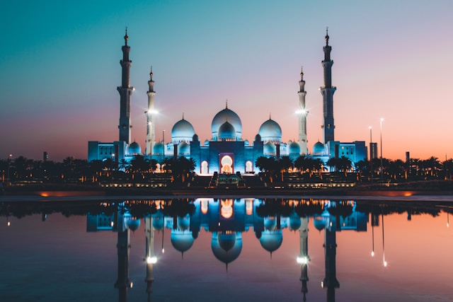 Abu Dhabi Discovery package - Sheikh Zayed Mosque tour
